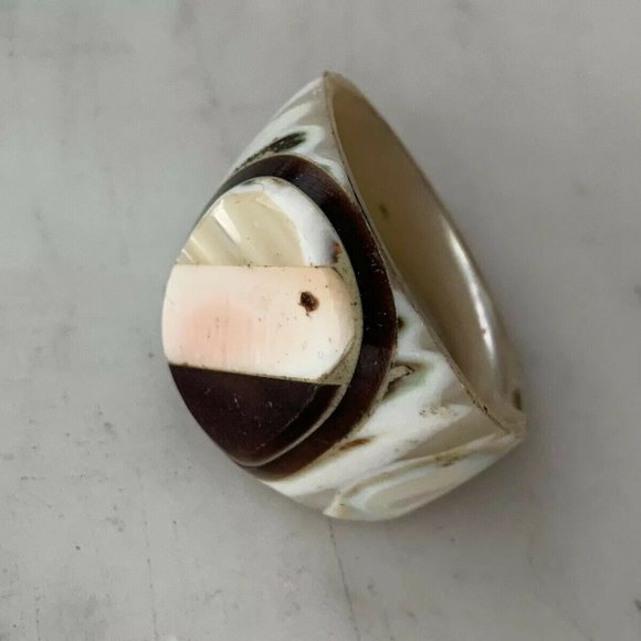 SHELL Ring 7.5 Geometric - Picture 1 of 3